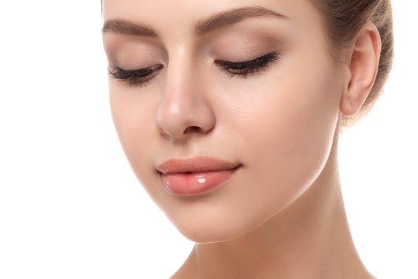 ÉPILATION À LA CIRE -VISAGE- "lèvres, sourcils et menton"
