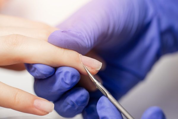 Dépose suivi d'une repose vernis semi-permanent